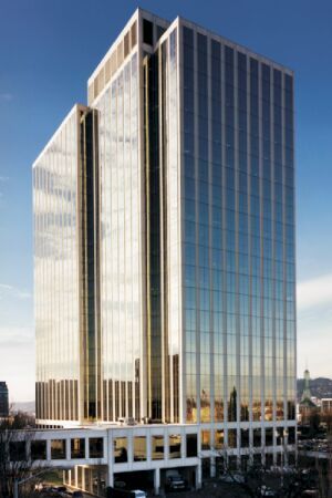 Lloyd Center Tower : 825 NE Multnomah St, Portland, OR 97232